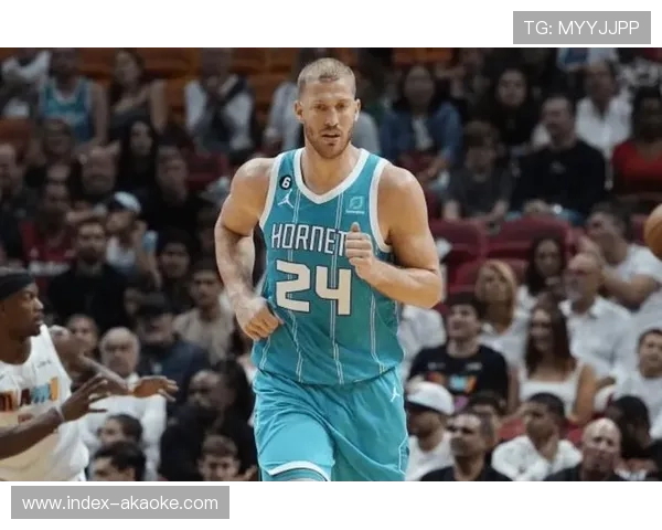 普拉姆利边缘化,黄蜂次轮秀表现优异挤压其出场时间 普拉姆利边缘化,黄蜂次轮秀表现优异挤压其出场时间